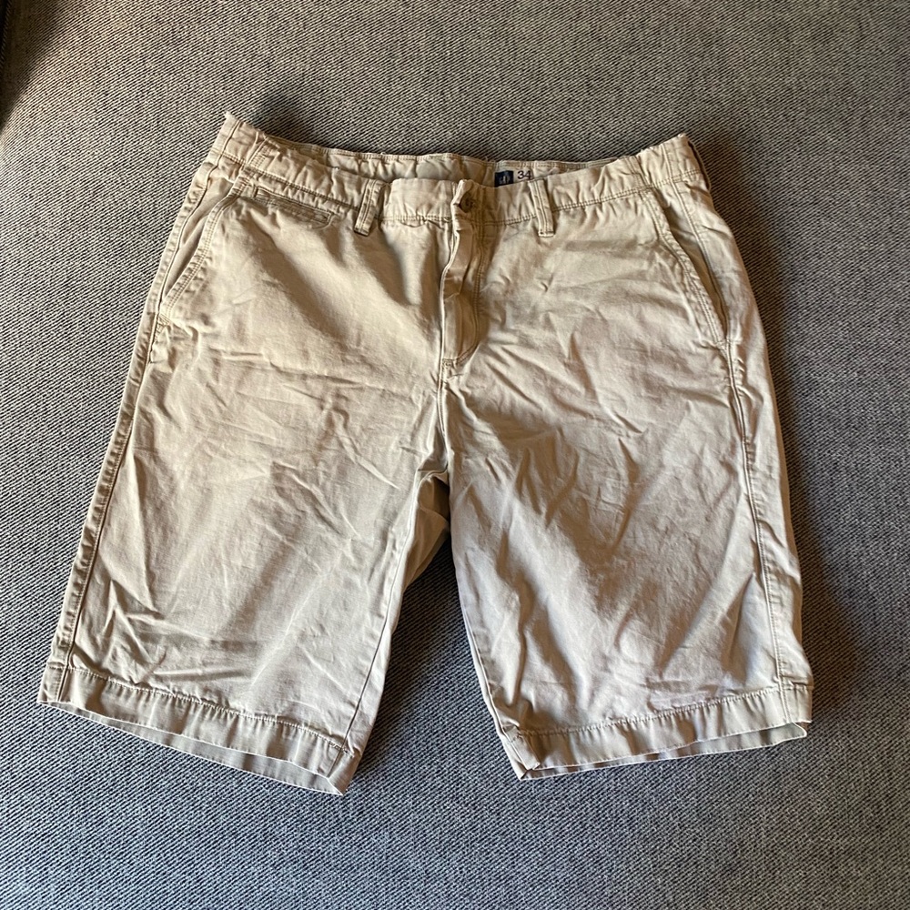 Khaki gap size 34 men’s shorts